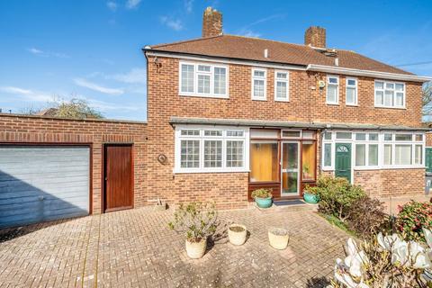 undefined, Arnold Crescent, Isleworth TW7