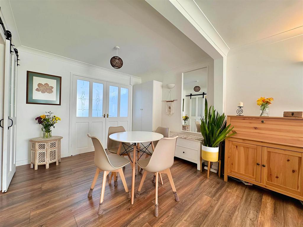 Dining area , 1.jpeg