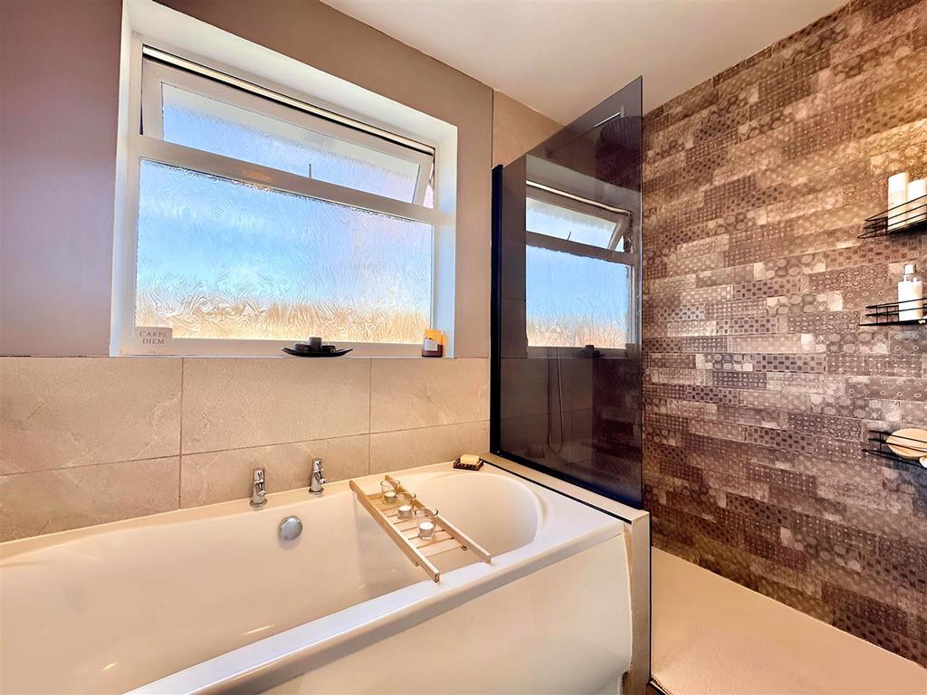 Bathroom , 2.jpeg