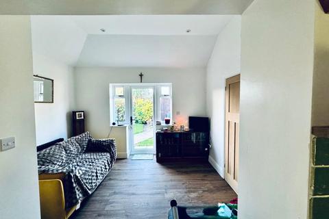 3 bedroom bungalow for sale, Welland Road, Dogsthorpe, Peterborough, Cambridgeshire, PE1