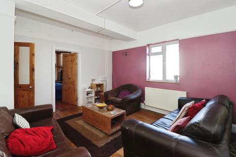 4 bedroom end of terrace house for sale, Church Road, Kingswood, Bristol