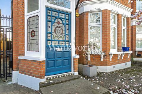 3 bedroom apartment for sale, The Mall, London, N14