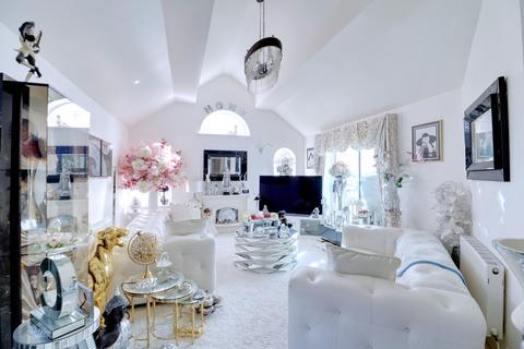 undefined, Birch Crescent, South Ockendon RM15