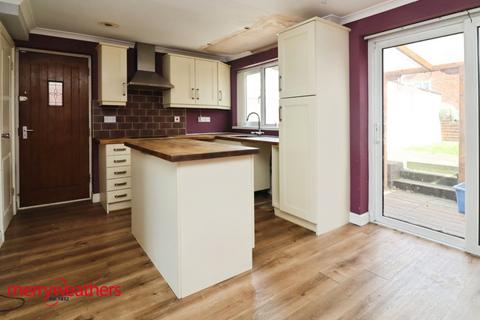 3 bedroom detached house for sale, Carr View Road, Kimberworth, Rotherham. S61 2BJ
