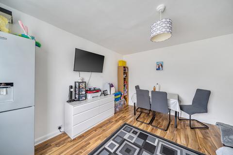 2 bedroom apartment for sale, Glebe Court, Glebe Road, Stanmore