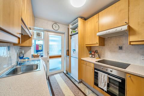 2 bedroom apartment for sale, Glebe Court, Glebe Road, Stanmore