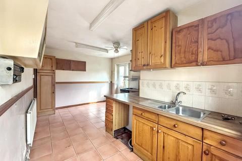 3 bedroom semi-detached house for sale, 42 Oldbury Road, Tewkesbury, Gloucestershire, GL20 5NB