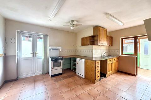 3 bedroom semi-detached house for sale, 42 Oldbury Road, Tewkesbury, Gloucestershire, GL20 5NB