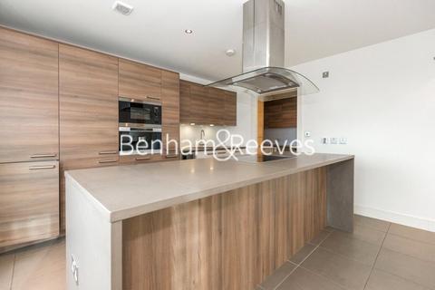 3 bedroom apartment to rent, Lensbury Avenue, London, SW6