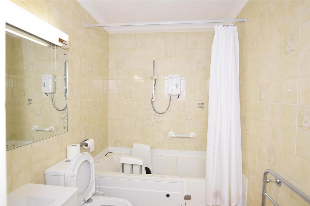 Bathroom.jpg