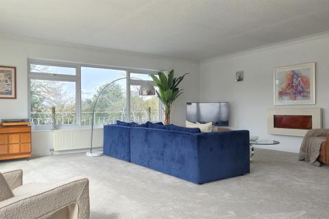 3 bedroom flat for sale, Private Road, Enfield