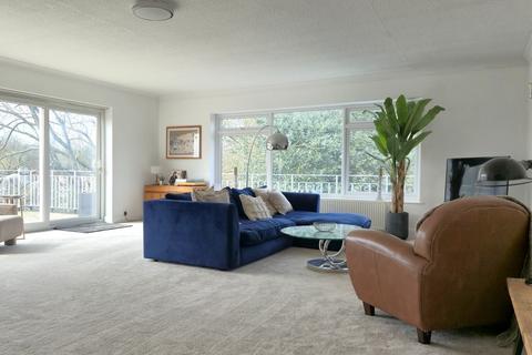 3 bedroom flat for sale, Private Road, Enfield