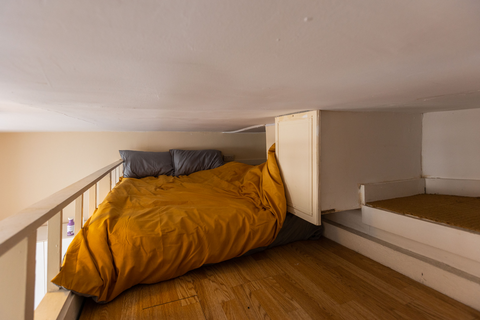 Studio to rent, Cathles Road, London, SW12