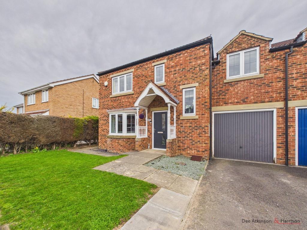 4 Bedroom Link-Detached House - For Sale