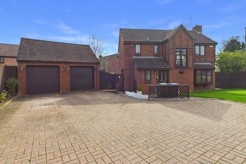 4 bedroom detached house to rent, Broadwells Crescent, Coventry CV4