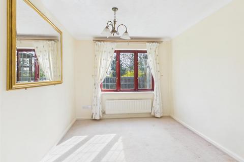 4 bedroom detached house to rent, Broadwells Crescent, Coventry CV4