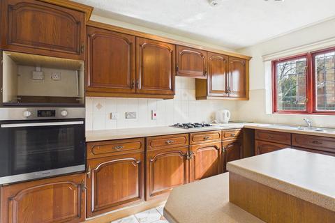 4 bedroom detached house to rent, Broadwells Crescent, Coventry CV4