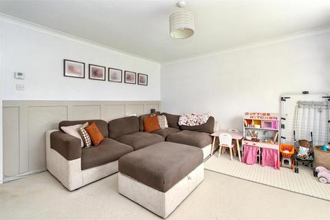 2 bedroom flat for sale, Rushlake Crescent, Eastbourne