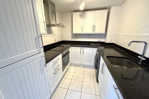 3 bedroom flat to rent, Canterbury Road, Margate, Kent, CT9
