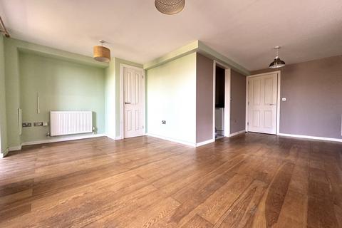 3 bedroom flat to rent, Canterbury Road, Margate, Kent, CT9