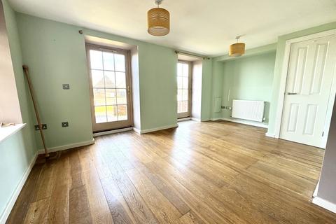 3 bedroom flat to rent, Canterbury Road, Margate, Kent, CT9