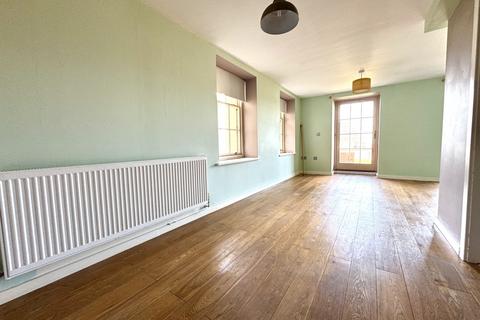 3 bedroom flat to rent, Canterbury Road, Margate, Kent, CT9