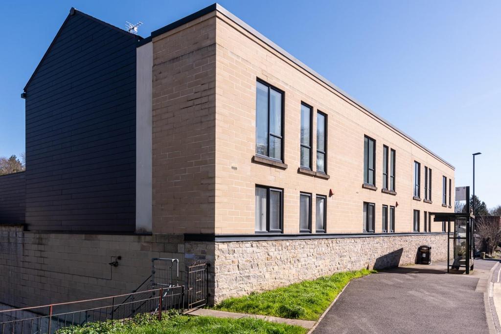 Flat 11, Oliver Court, Crown Road, Bath, BA1 4 BQ-2