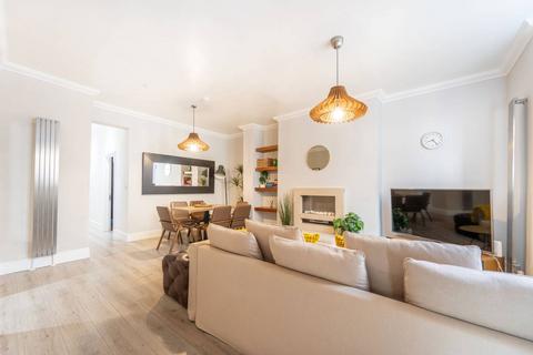 2 bedroom flat for sale, Gloucester Terrace, Lancaster Gate, London, W2