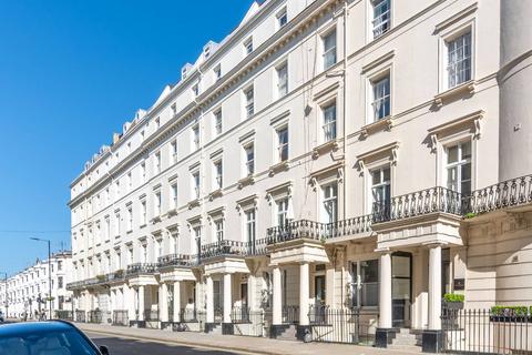 2 bedroom flat for sale, Gloucester Terrace, Lancaster Gate, London, W2