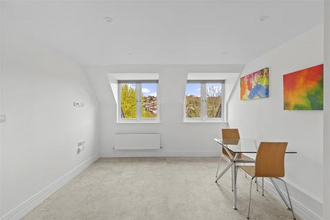 2 bedroom flat for sale, St. Marks Close, High Wycombe HP13