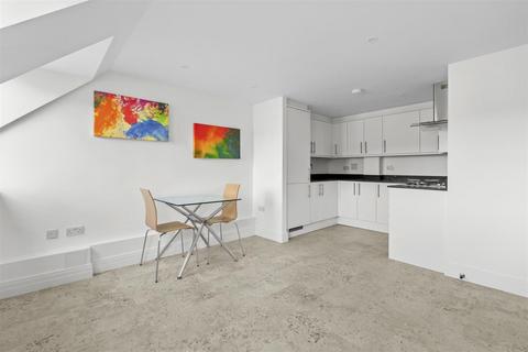 2 bedroom flat for sale, St. Marks Close, High Wycombe HP13