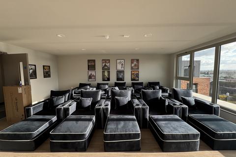 undefined, Victoria Road, FELTHAM