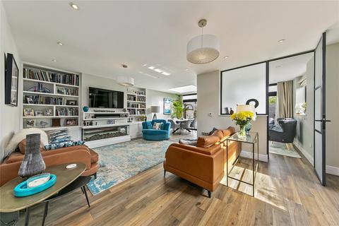 Canberra Place, Kew, Surrey, TW9
