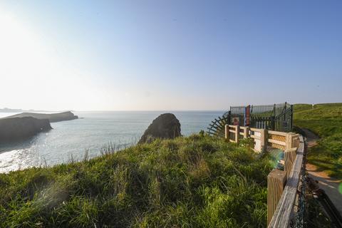 2 bedroom flat for sale, Watergate Road, Porth, Newquay, Cornwall, TR7