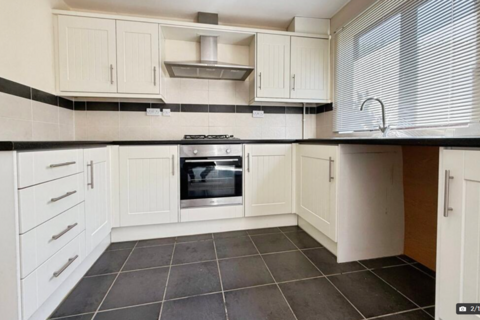 3 bedroom semi-detached house to rent, Maple Close, Lincoln LN5