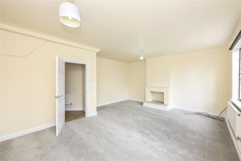 3 bedroom flat to rent, High Road, Loughton, Essex, IG10