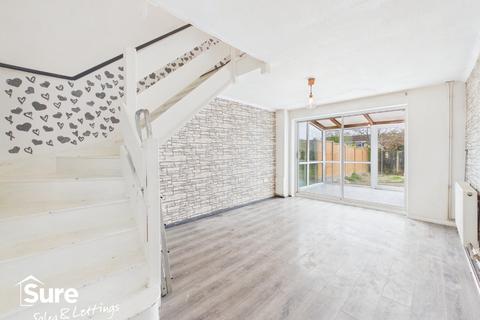 3 bedroom semi-detached house to rent, Dickens Court, Hemel Hempstead, Hertfordshire, HP2 7NN