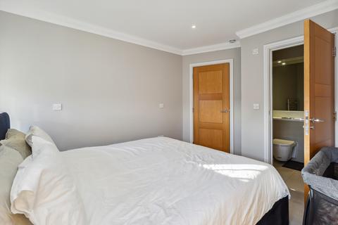 undefined, High Street, Esher, Surrey KT10