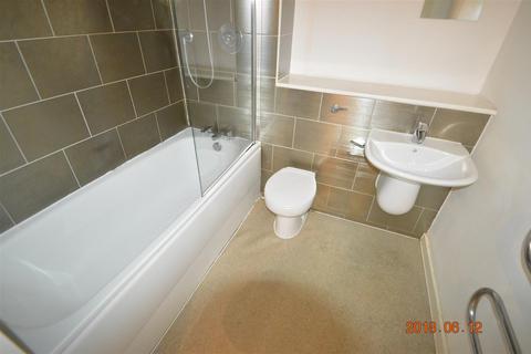 2 bedroom flat to rent, City Point 2, Salford M3