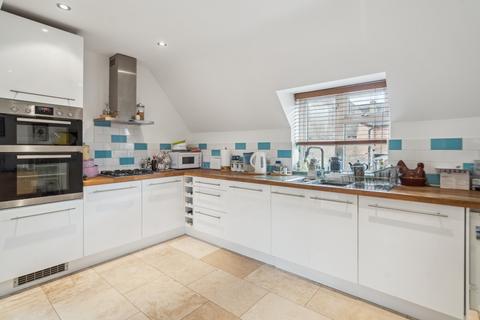 2 bedroom maisonette for sale, Hillside Close, Gerrards Cross SL9