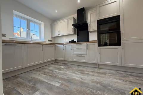 3 bedroom semi-detached house to rent, Warwick Drive, Washingborough, Lincolnshire, LN4