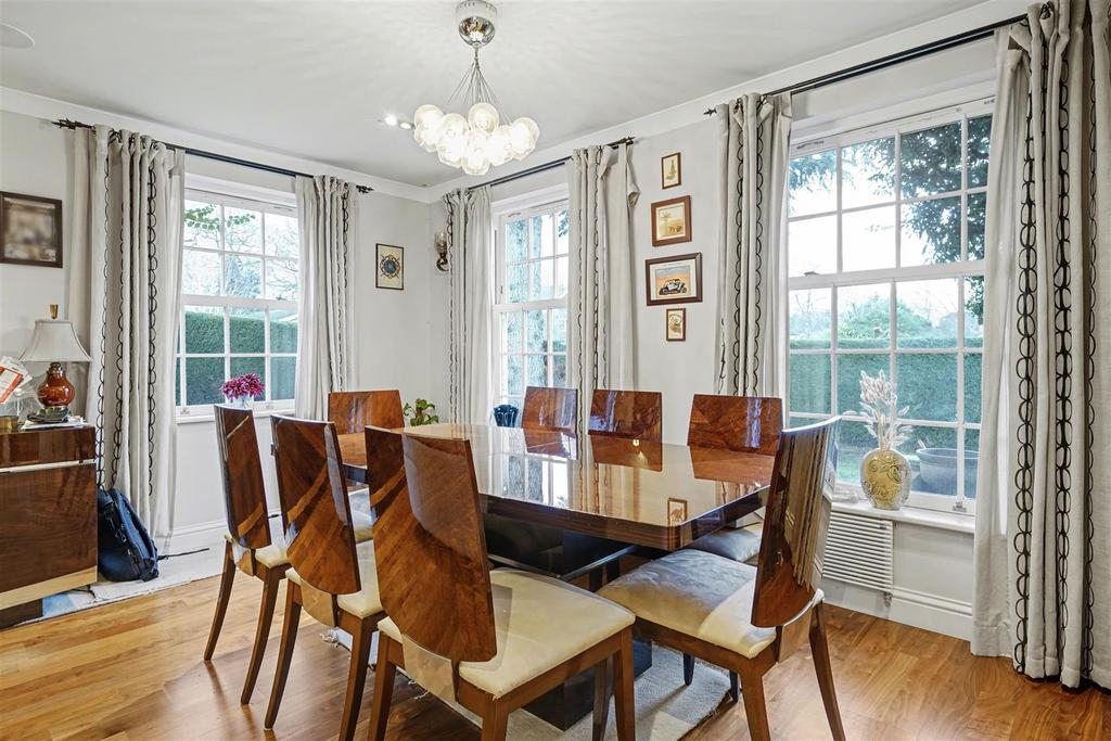Dining Area 1 2.jpeg