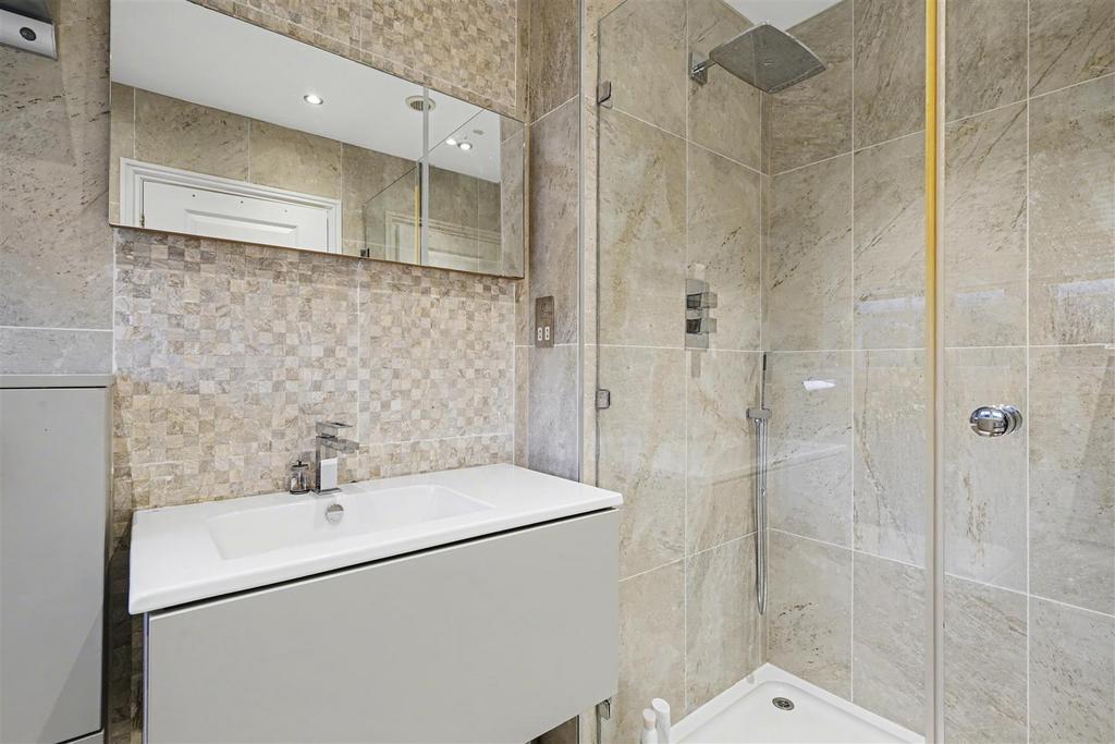 Ensuite 2 1.jpeg