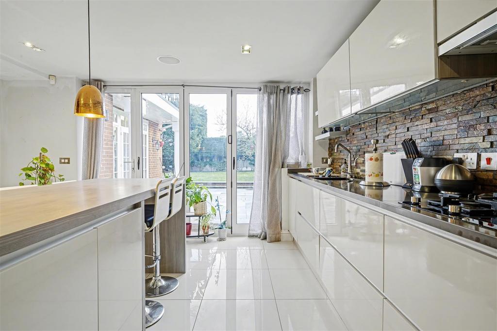 Kitchen 1 3.jpeg