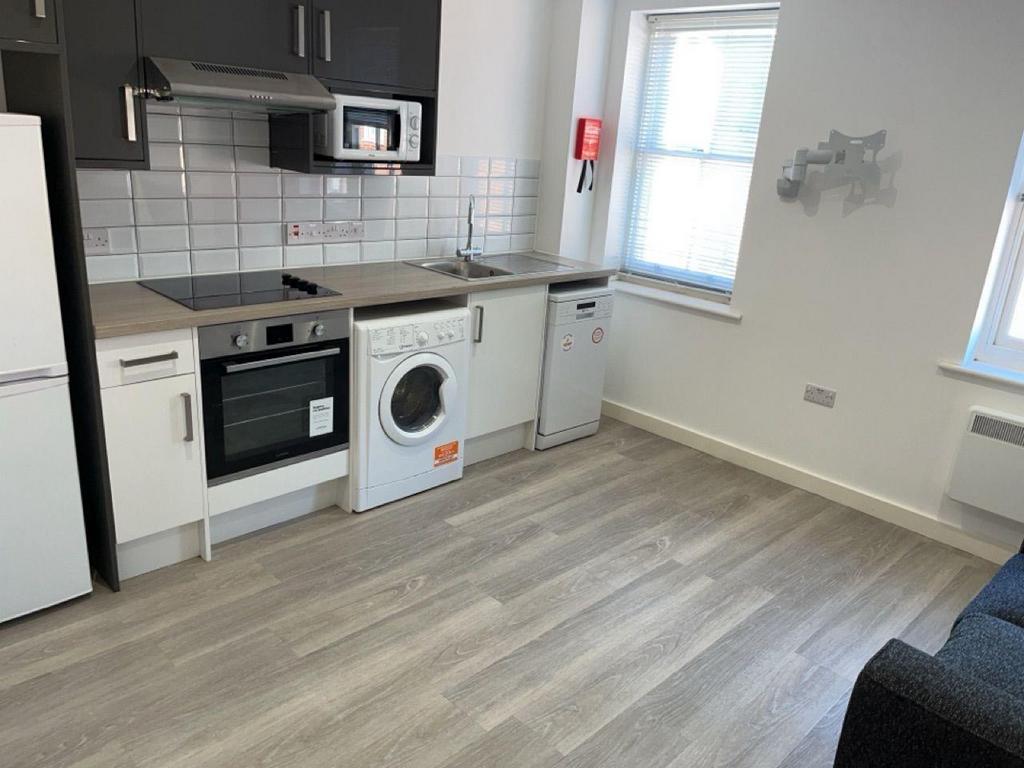 Kitchen 1.2.jpg
