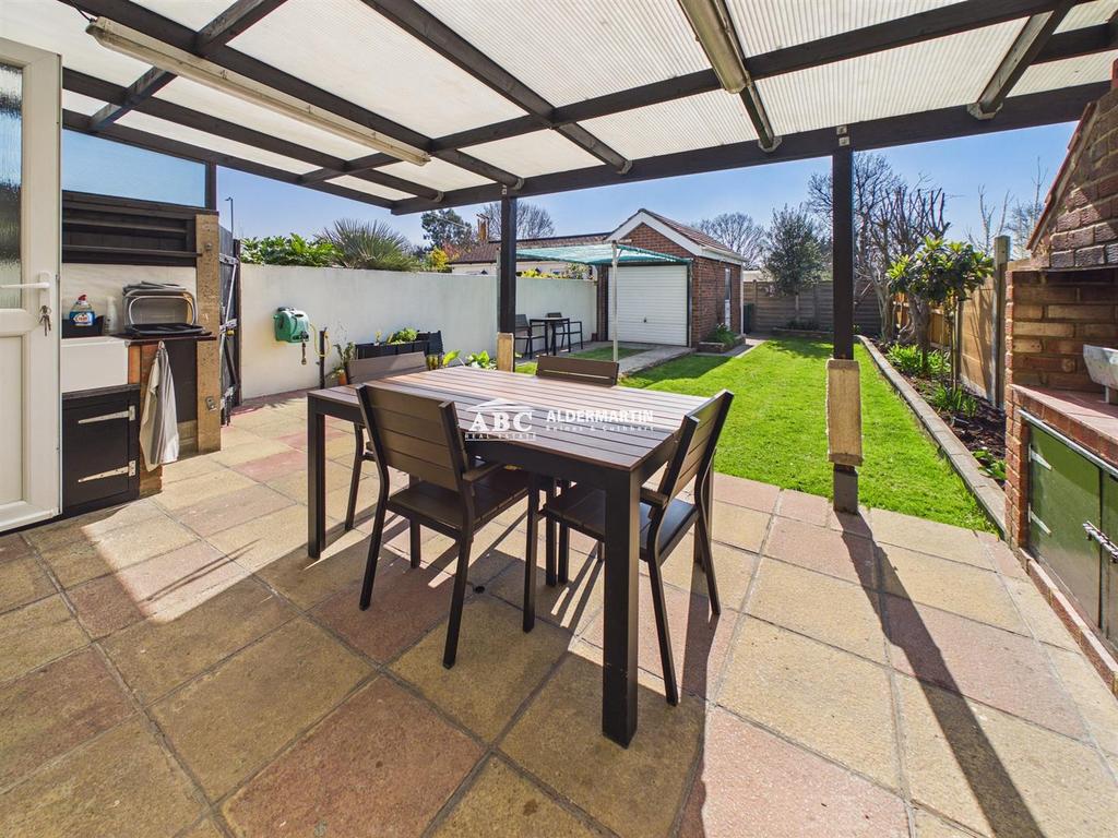 CAM03827 G0-PR0141-STILL013.jpg