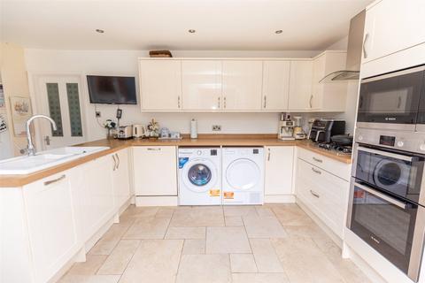 undefined, Ellinghurst Close, Bristol, BS10