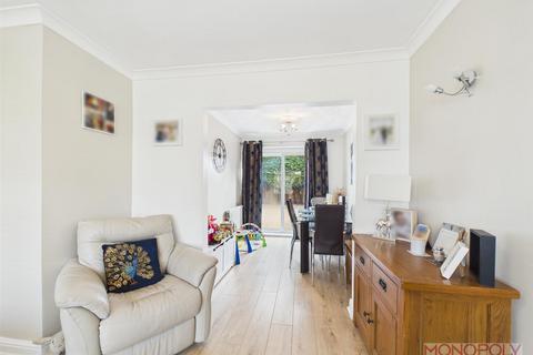 3 bedroom semi-detached house for sale, Queensway, Gwersyllt, Wrexham