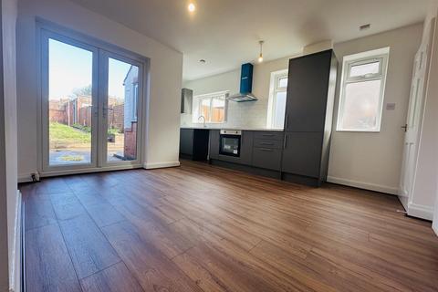 3 bedroom house to rent, Camp Hill Road, Nuneaton