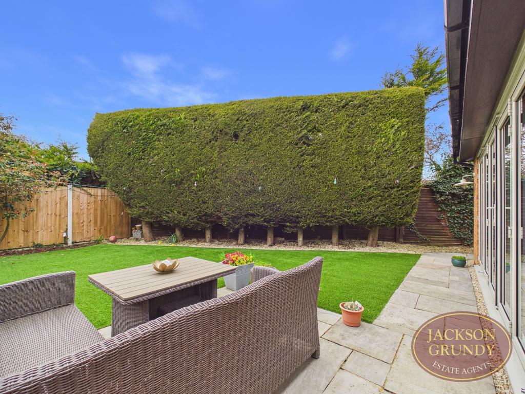 Harefoot Close